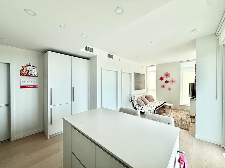 8415 Granville St #507 — Photo 13
