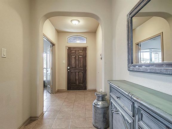 4th image of 1217 Doe Meadow Dr