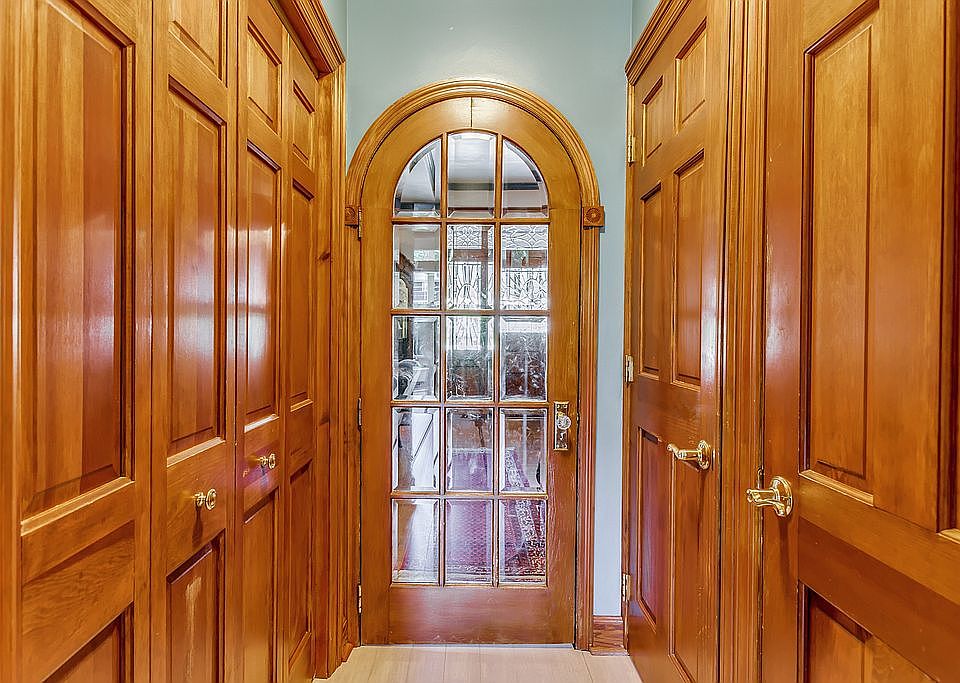 Hall to kitchen