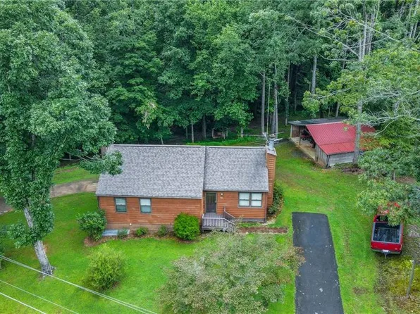 154 Lois Ln, Mount Airy, NC 27030