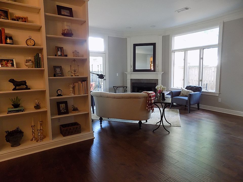 1st image of 3626 W End Ave APT 105