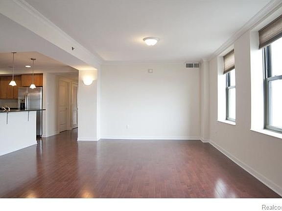 3rd image of 1135 Shelby St #4/2402