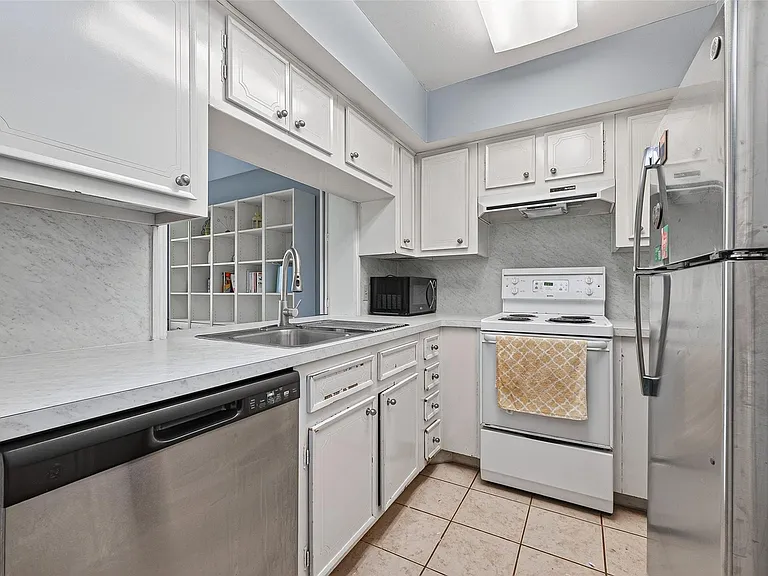 6470 Bayou Glen Rd #6470 — Photo 9