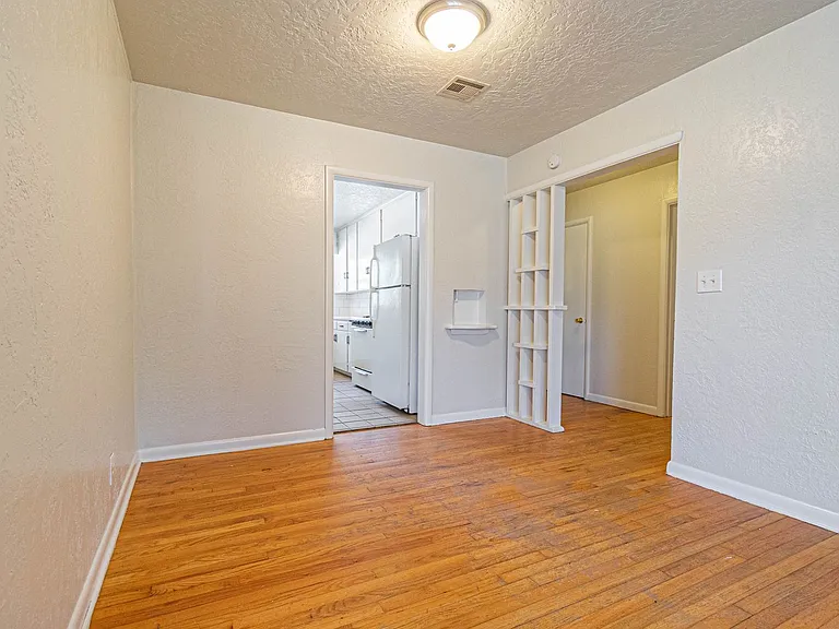 1510 Huntington Way — Photo 13