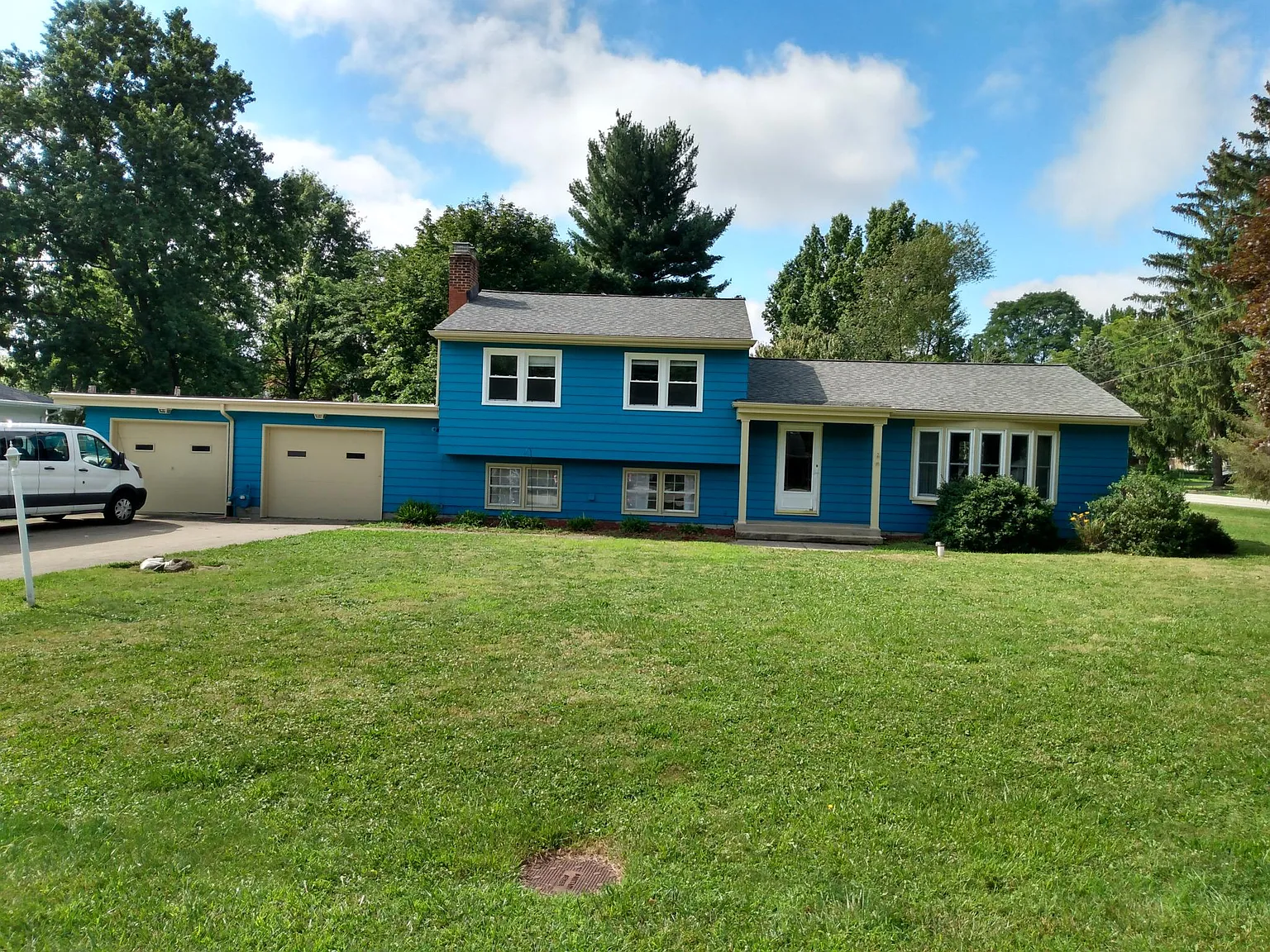 934 Norton Dr — Photo 1