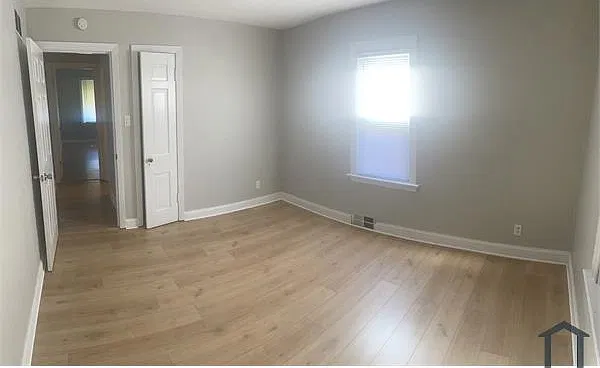 3 bed, 990 sqft, $1,500 — Photo 3