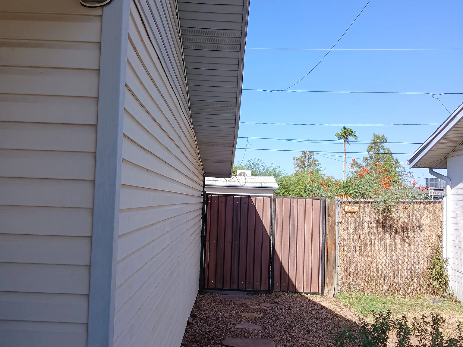 3 bed, 1274 sqft, $2,145 — Photo 2