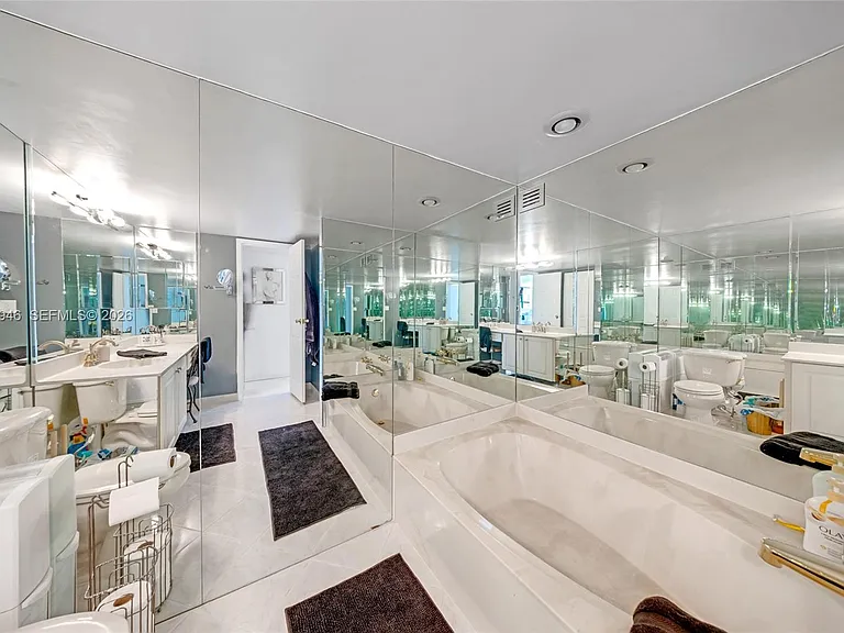 800 Parkview Dr #230 — Photo 14