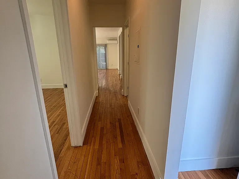 2516 London St #2516 — Photo 2