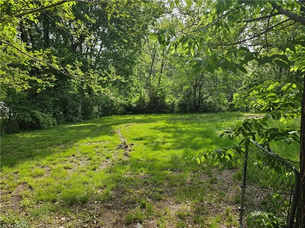 919 S Noland Rd, Independence, MO 64050