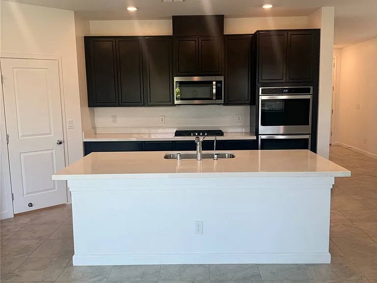 4146 Royal Melody Ct — Photo 3