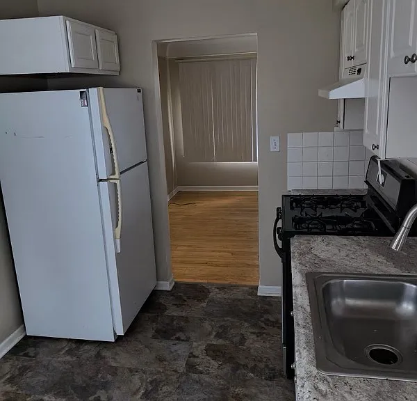 618 Whitney St — Photo 5