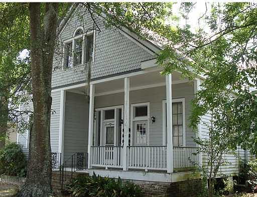 2nd image of 209 N Vermont St