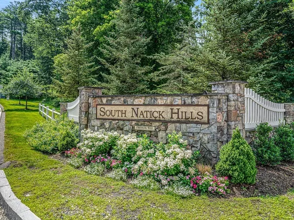 11 Morgan Dr Unit 304, Natick, MA 01760