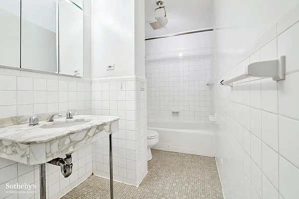 Rented by Sotheby's International Realty | media 11