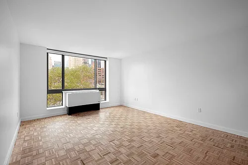360 W 43rd St Photo 1