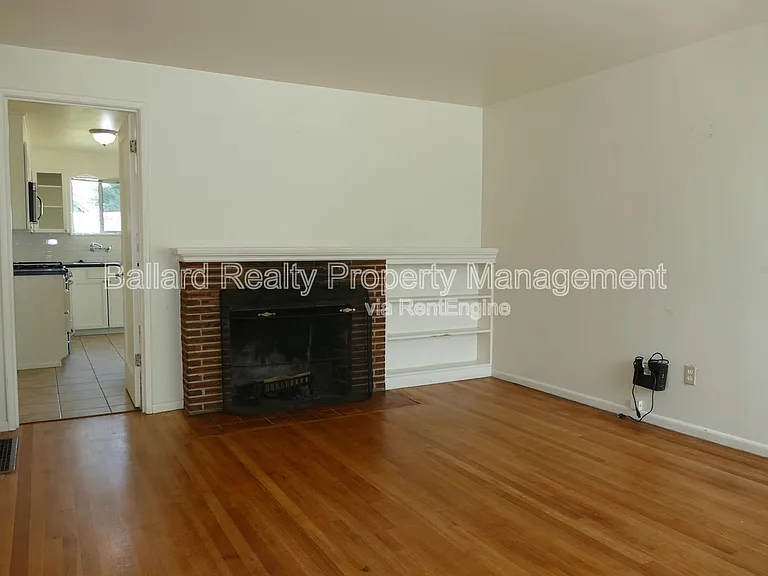 6527 25th Ave NW — Photo 2