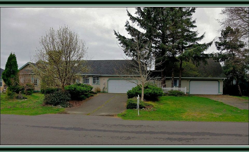 1st image of 285 Octopus Ave NE