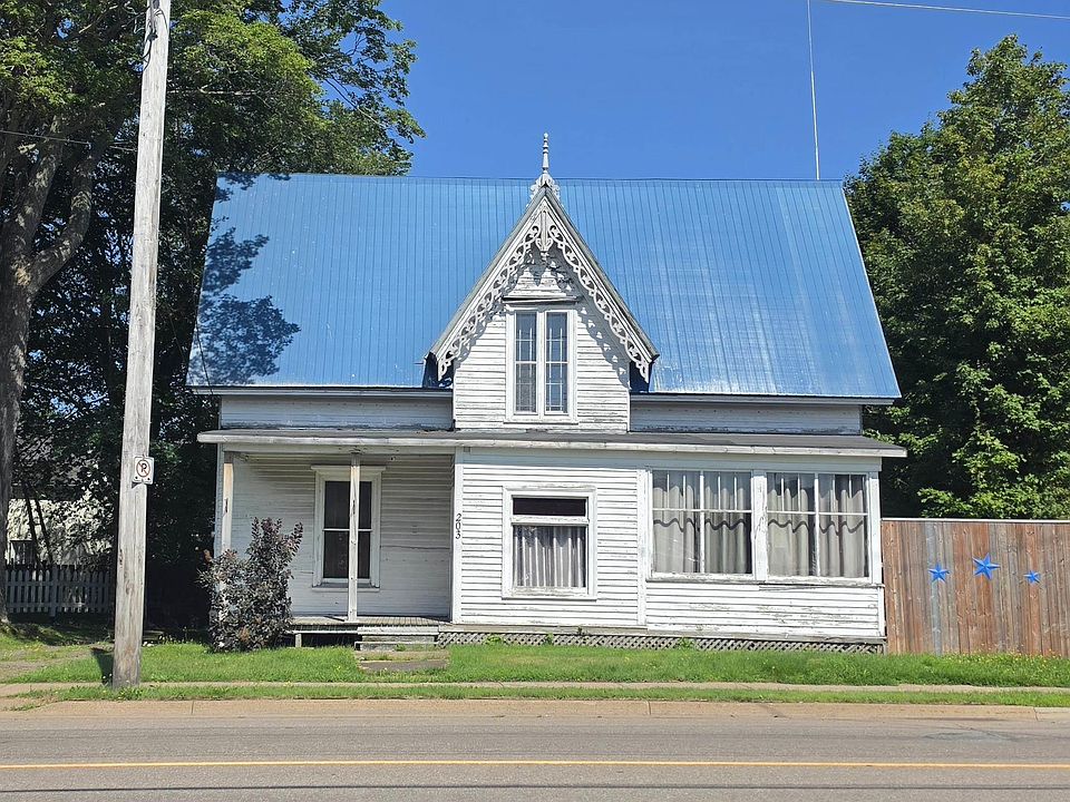 1st image of 203 Queen St