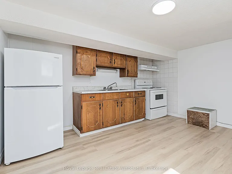 18 Shelley St — Photo 10