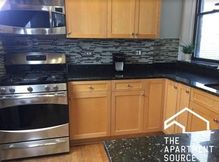 859 W Lill Ave, Chicago, IL 60614