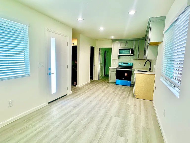 846 Harding Ave #B — Photo 6