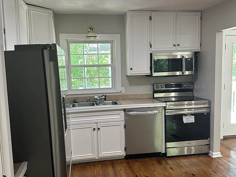 2209 Gibbs Dr — Photo 7