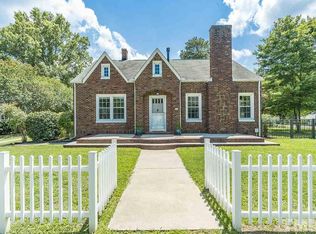 602 E Chatham St, Apex, NC 27502
