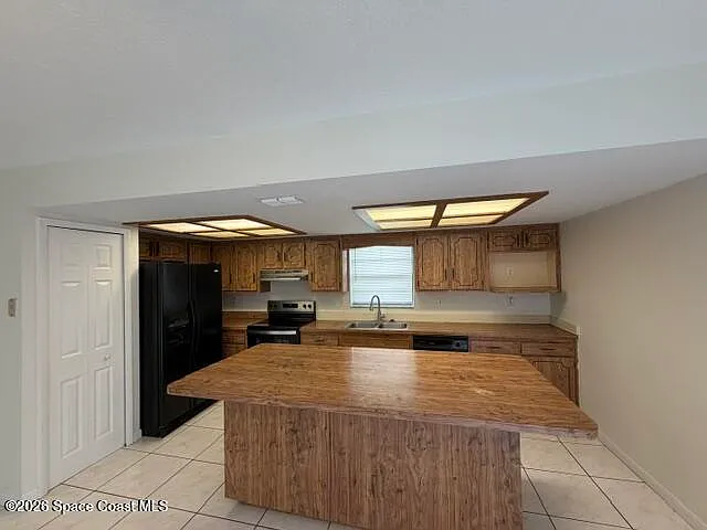 813 Poinciana St — Photo 3
