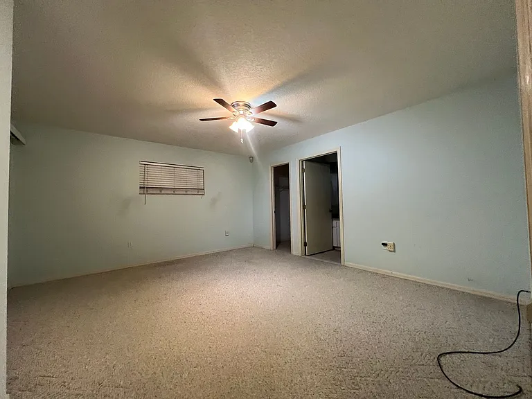 18090 Avonsdale Cir — Photo 12