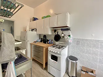 Rented by Ting's Brokerage