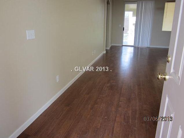 2nd image of 2709 La Montana St