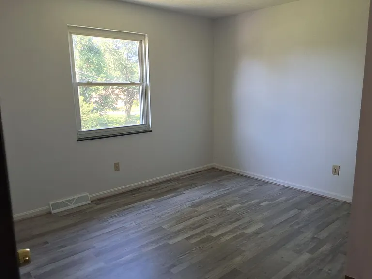 111 Cherrywood Dr — Photo 11