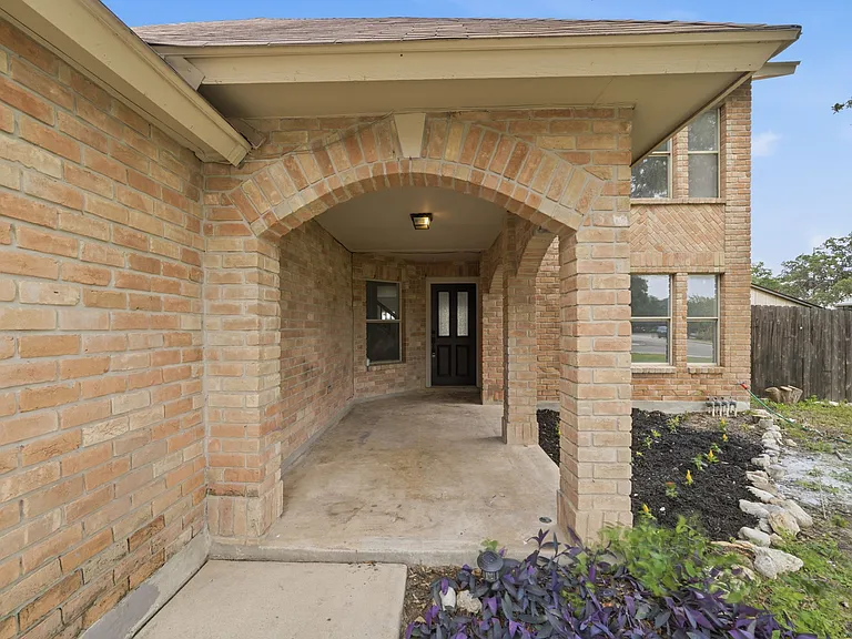 9202 Amber Rdg — Photo 17