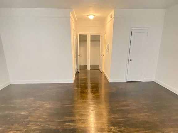 3rd image of 401 E 58th St APT A7