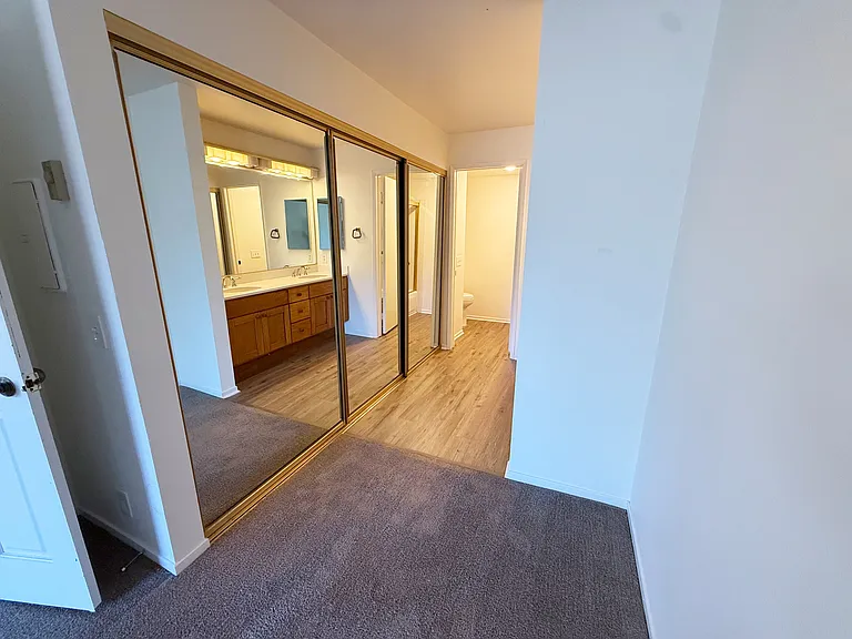 8880 Villa La Jolla Dr #214 — Photo 15