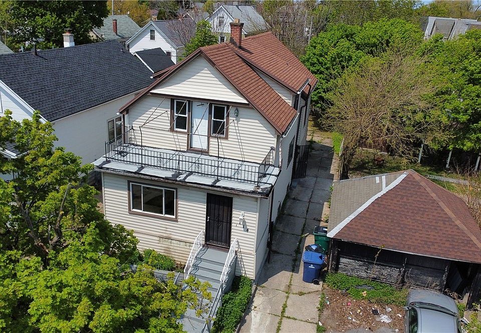 1st image of 114 Warwick Ave