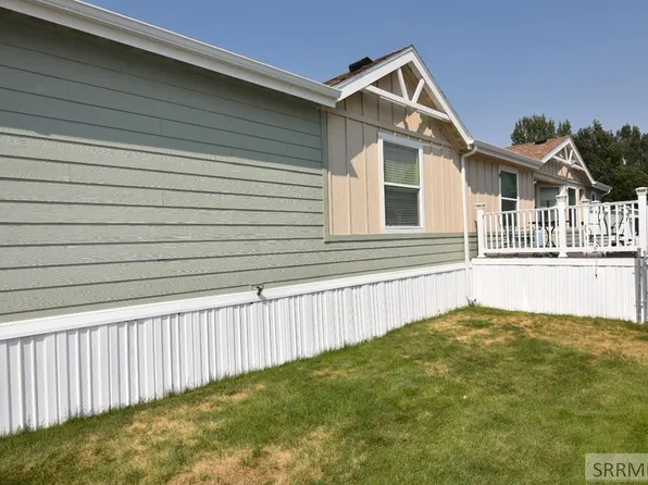 2139 N Pinewood Dr, Idaho Falls, ID 83401