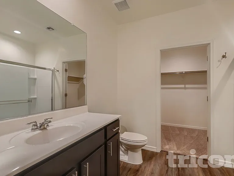 5882 N 195th Dr — Photo 6