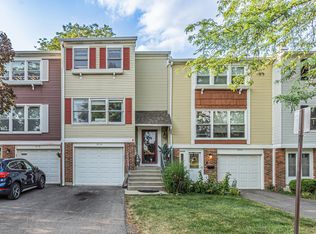 1916 Cheltenham Pl, Schaumburg, IL 60194