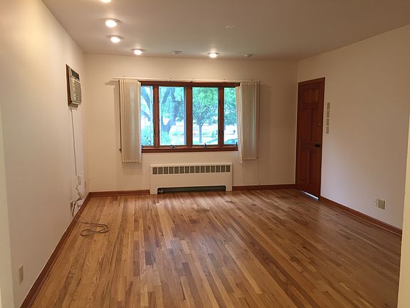 3rd image of 1710 Park Ave