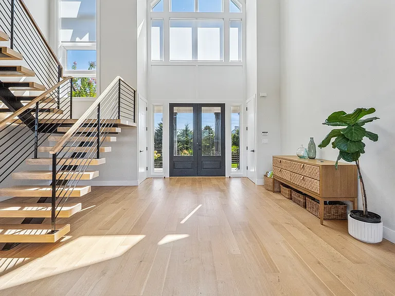 102 Dune Rd — Photo 4