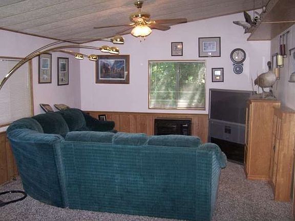 2nd image of 550 Vista Ln