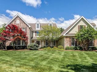 4 Forestdale Dr, Whitehouse Station, NJ 08889