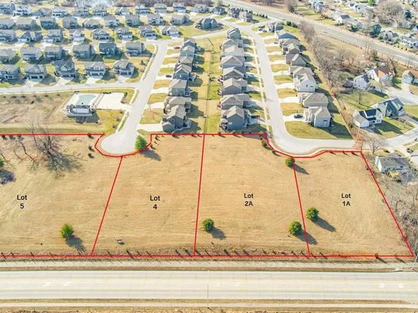1708 NE Bluff St, Lees Summit, MO 64086