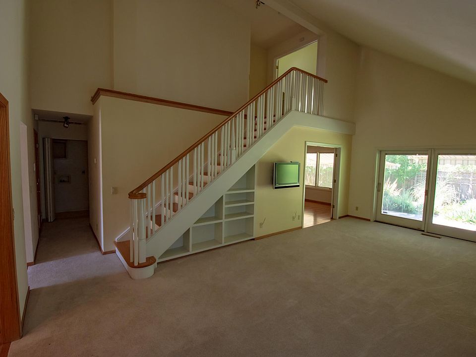 2nd image of 645 Anthony Ct