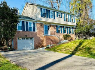 13 Lakenheath Ct, Potomac, MD 20854