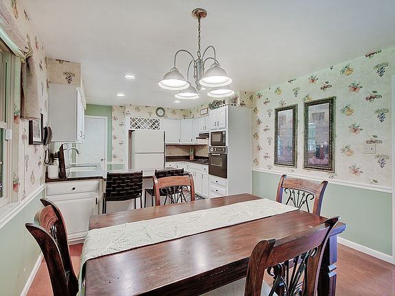 4th image of 608 W Ralston Rd
