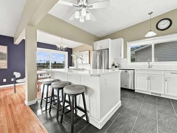 6051 NE Dalgetty Dr NW, Calgary, AB T3A 1J4
