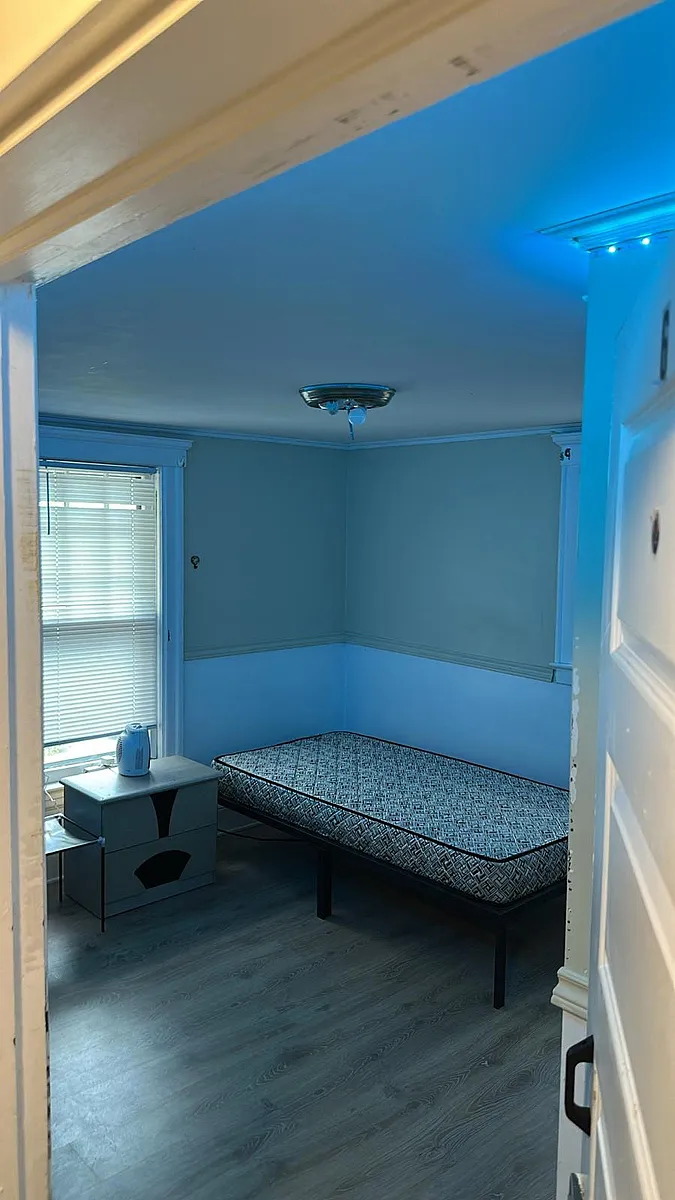 Building Photo - 377 Elm Ave #1